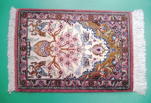 クム産ペルシャ絨毯(ミニチュアサイズ)★ピンク&ホワイト